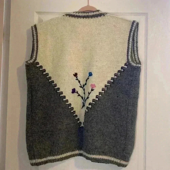 Stunning Wool Vest! - Picture 8 of 11